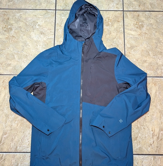 lululemon athletica | Jackets & Coats | Lululemon Outpour Jacket Mens ...